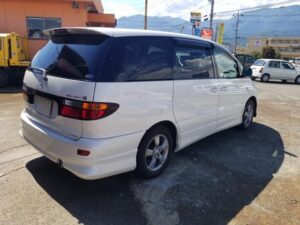 Toyota Estima L